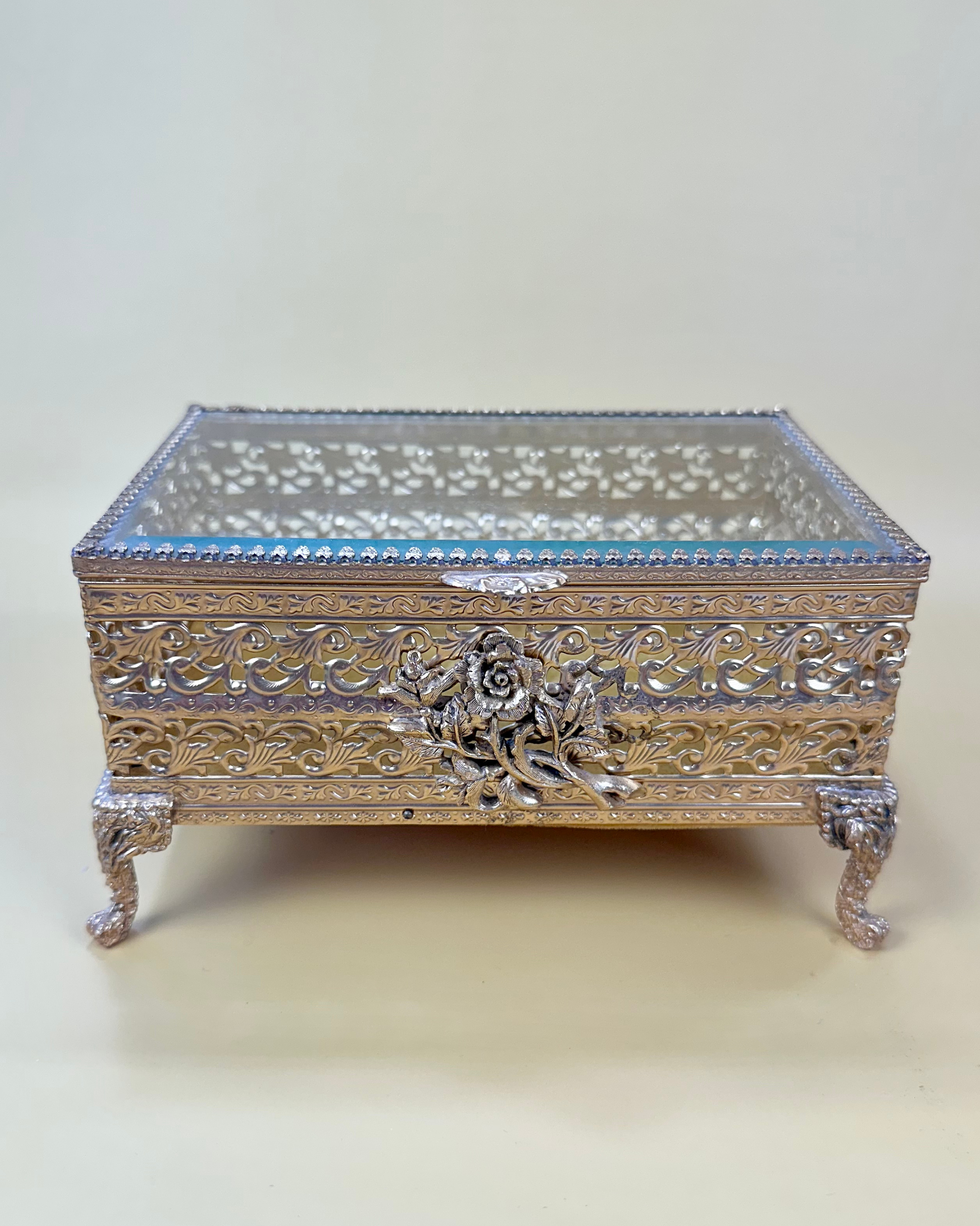 Jewelry Box In Filigree Gold